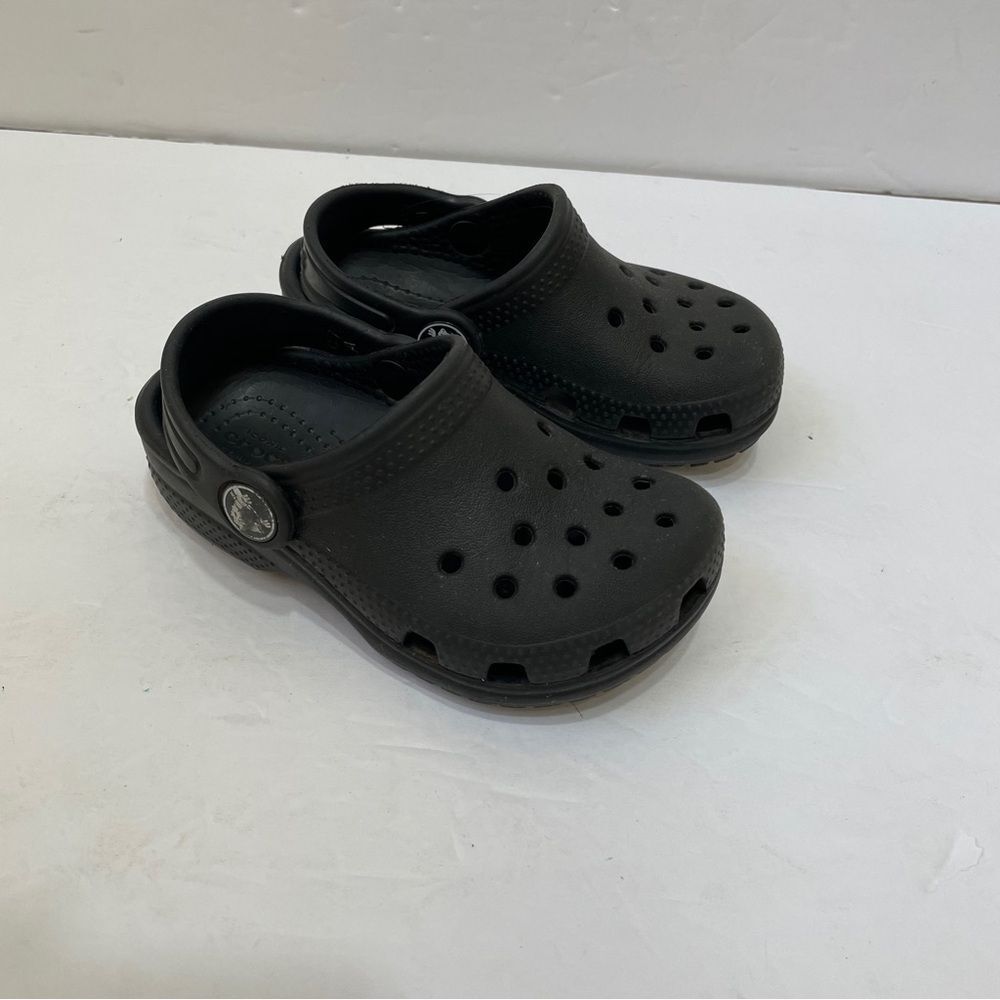 CROCS IN BLACK